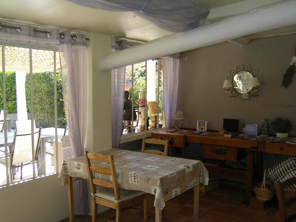 Bed and Breakfast Mas la Provence LʼIsle-sur-la-Sorgue Exterior foto