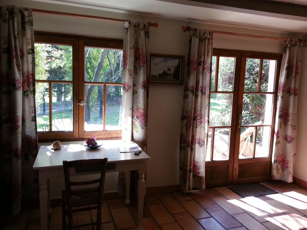 Bed and Breakfast Mas la Provence LʼIsle-sur-la-Sorgue Habitación foto