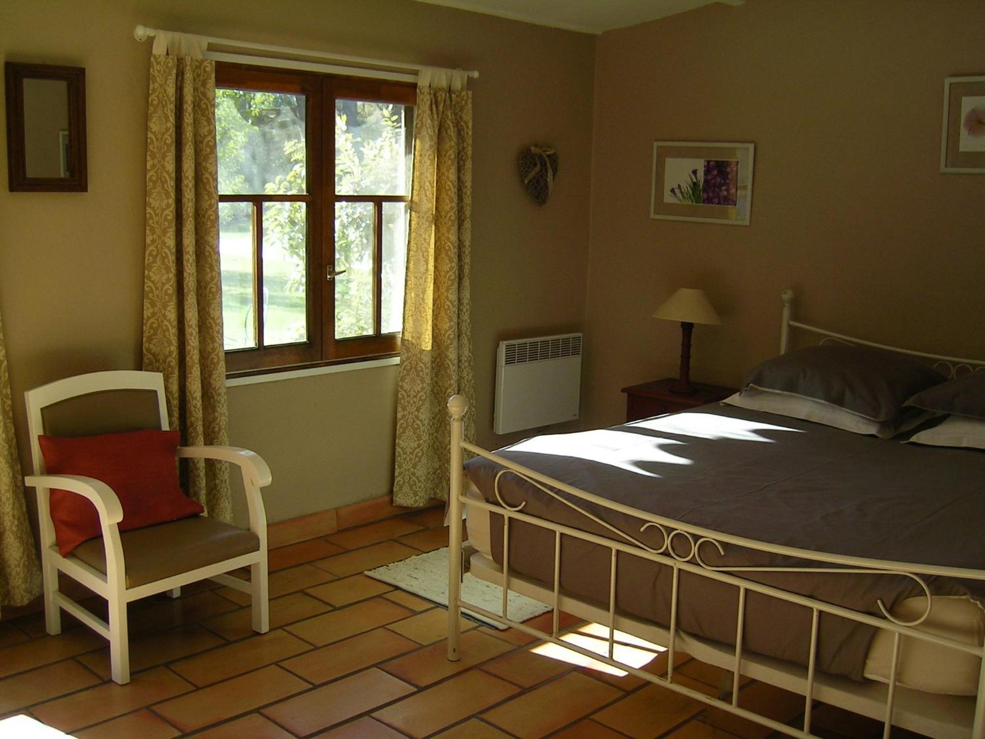Bed and Breakfast Mas la Provence LʼIsle-sur-la-Sorgue Habitación foto